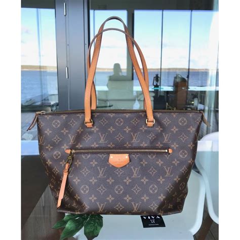 louis vuitton iena discontinued|A Guide to Discontinued Louis Vuitton Handbags.